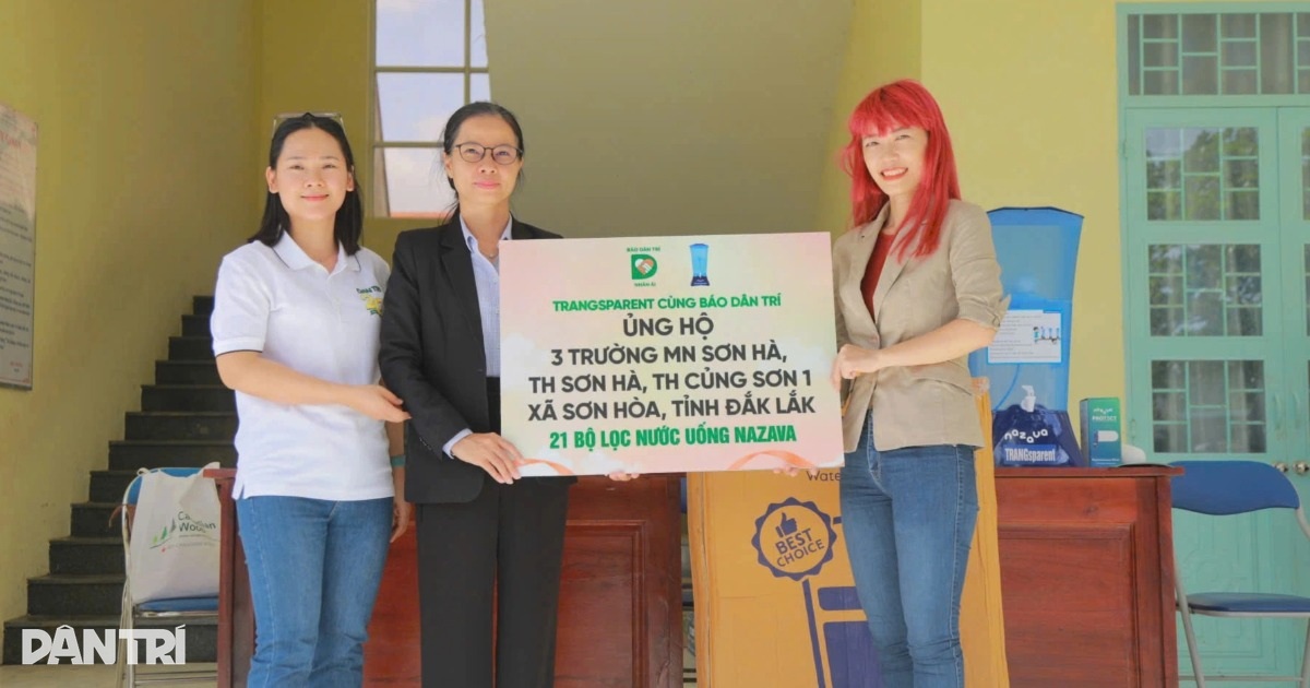 Trao thiết bị lọc nước uống hỗ trợ học sinh tại 3 trường vùng lũ ở Đắk Lắk