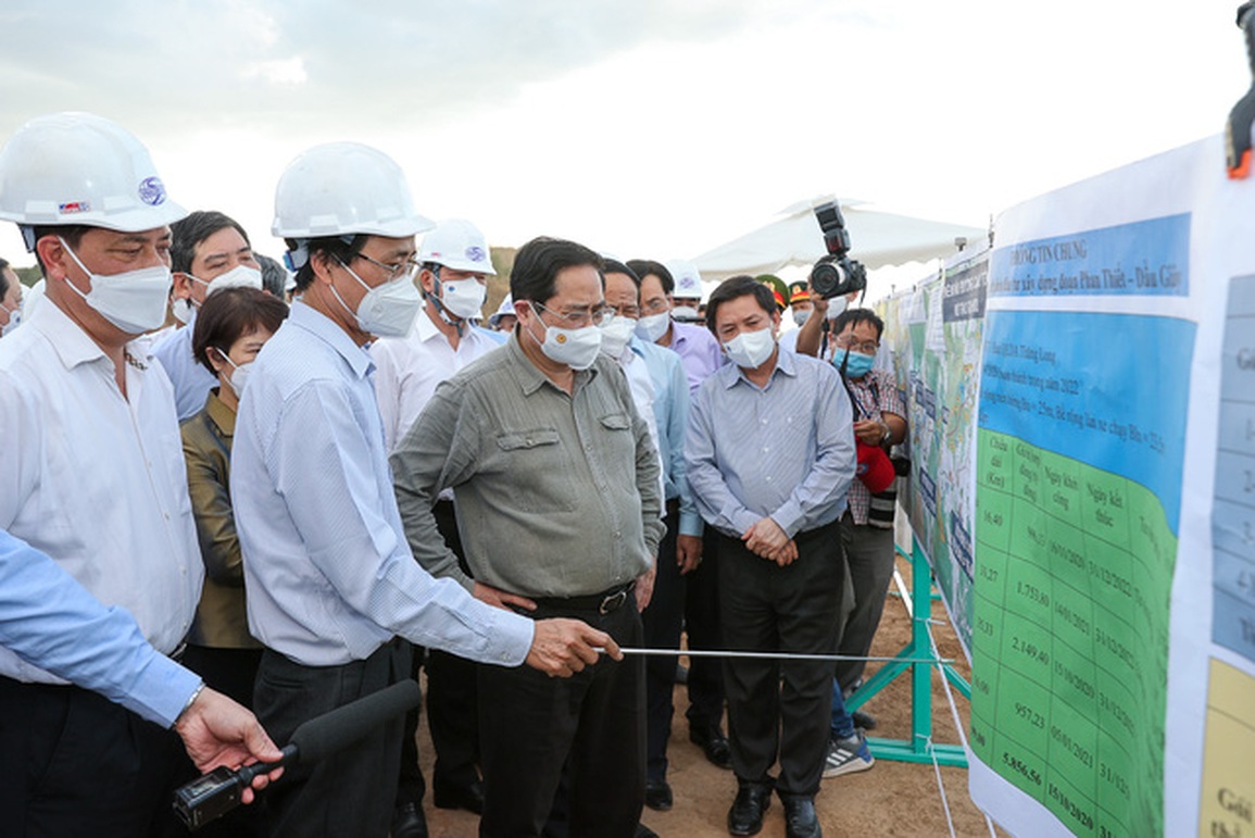 Trăn trở của Thủ tướng sau chuyến thị sát cao tốc xuyên Tết, xuyên Việt - 2 Trăn trở của Thủ tướng sau chuyến thị sát cao tốc xuyên Tết, xuyên Việt - 2