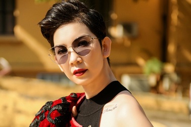 Siêu mẫu Xuân Lan sành điệu giữa mùa đông Hà Nội