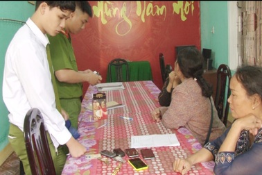 Chủ quán bắp rang bán… cỏ Mỹ để kiếm lời