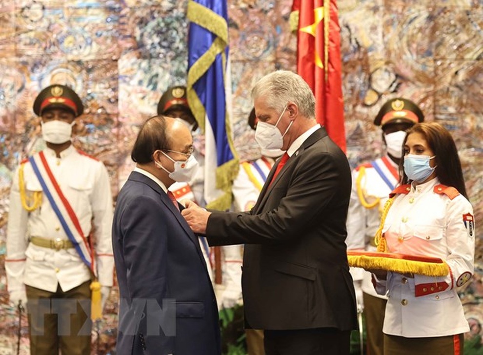 Cuba trao tặng Chủ tịch nước Nguyễn Xuân Phúc huân chương cao quý nhất - 1 Cuba trao tặng Chủ tịch nước Nguyễn Xuân Phúc huân chương cao quý nhất - 1