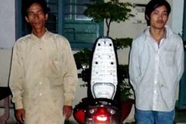 Tự chế thuốc mê, súng bắn điện để... "săn" chó