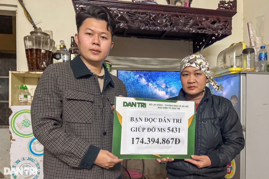 Ông lão 70 tuổi bật khóc nức nở, cảm ơn bạn đọc giúp con gái chữa ung thư - 1 Ông lão 70 tuổi bật khóc nức nở, cảm ơn bạn đọc giúp con gái chữa ung thư - 1