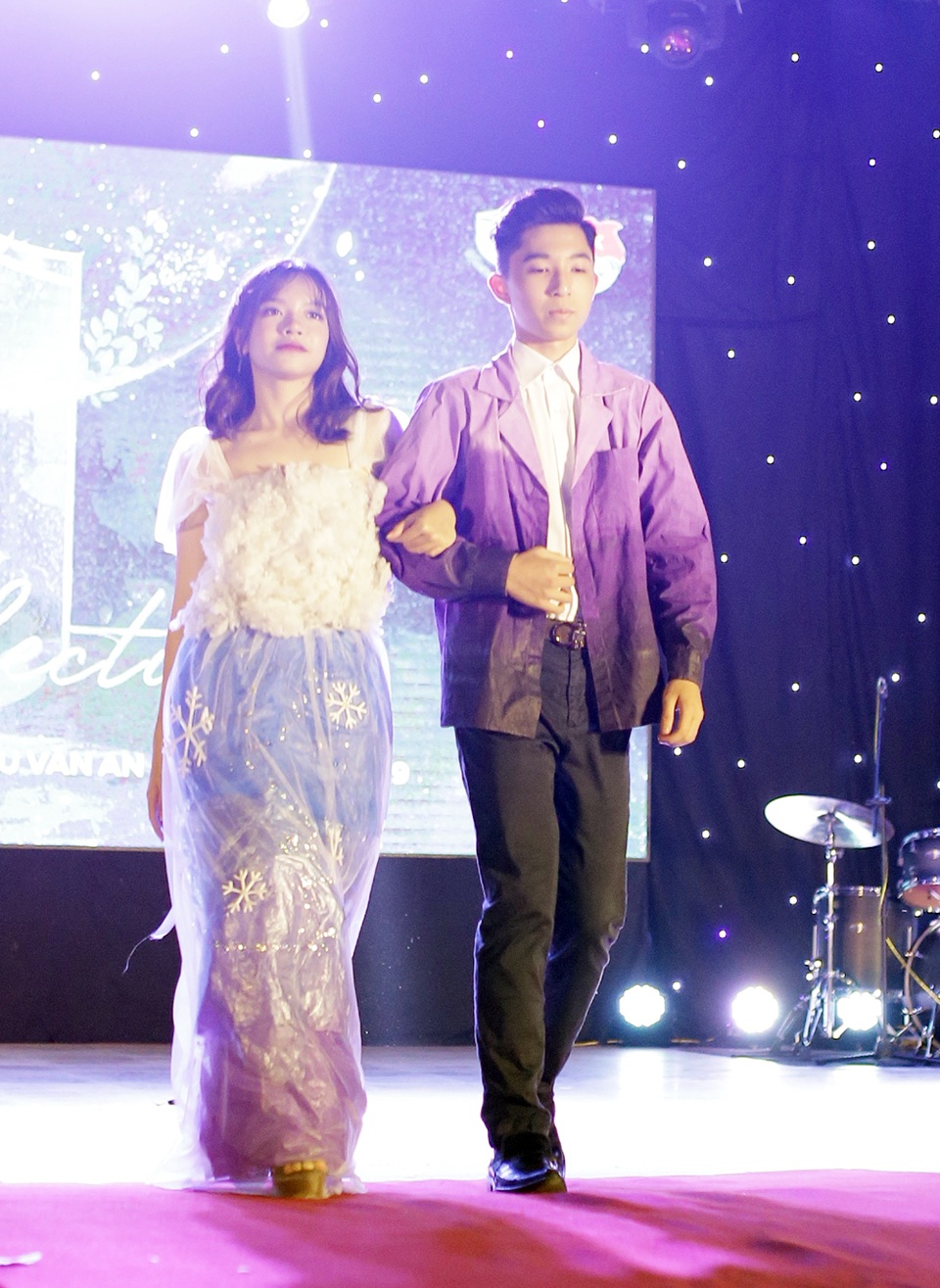 Hành trình đăng quang Đại sứ THPT Chu Văn An của cặp đôi lớp 10 - 1 Hành trình đăng quang Đại sứ THPT Chu Văn An của cặp đôi lớp 10 - 1