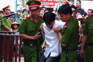 Bị giết vì chọc nữ tiếp tân quán nhậu