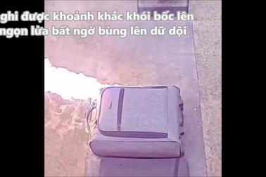 Khoảnh khắc pin dự phòng phát nổ, bốc cháy bên trong hành lý tại sân bay