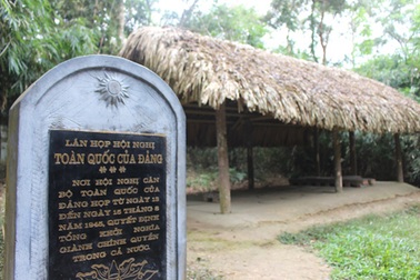 Về Tân Trào thăm quê hương Cách mạng