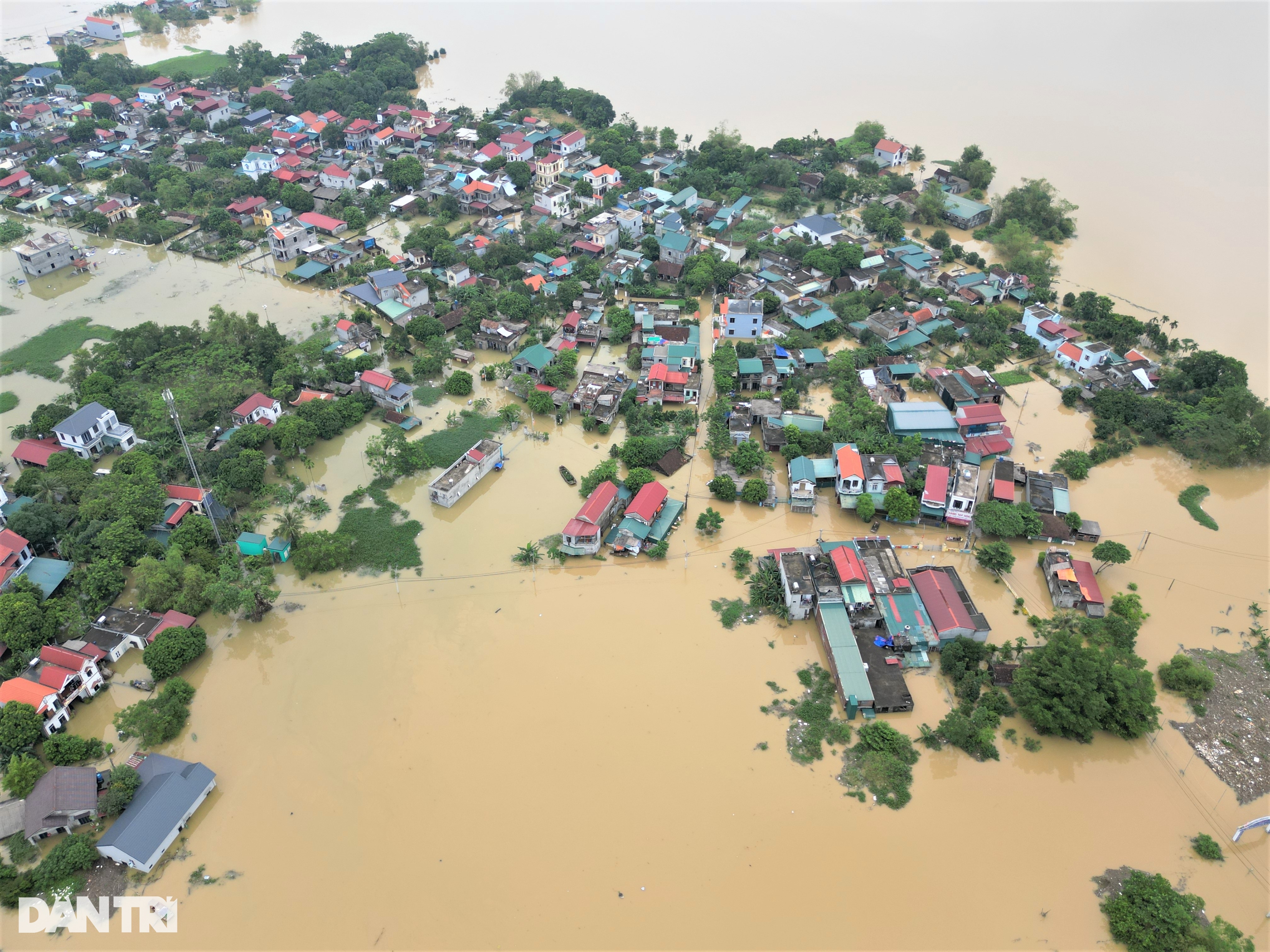 View - Toàn cảnh "cơn đại hồng thủy" cô lập hàng nghìn nhà dân ở Ninh Bình | Báo Dân trí