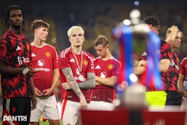 Cảm xúc trái ngược của dàn sao Man Utd sau thất bại ở Malaysia