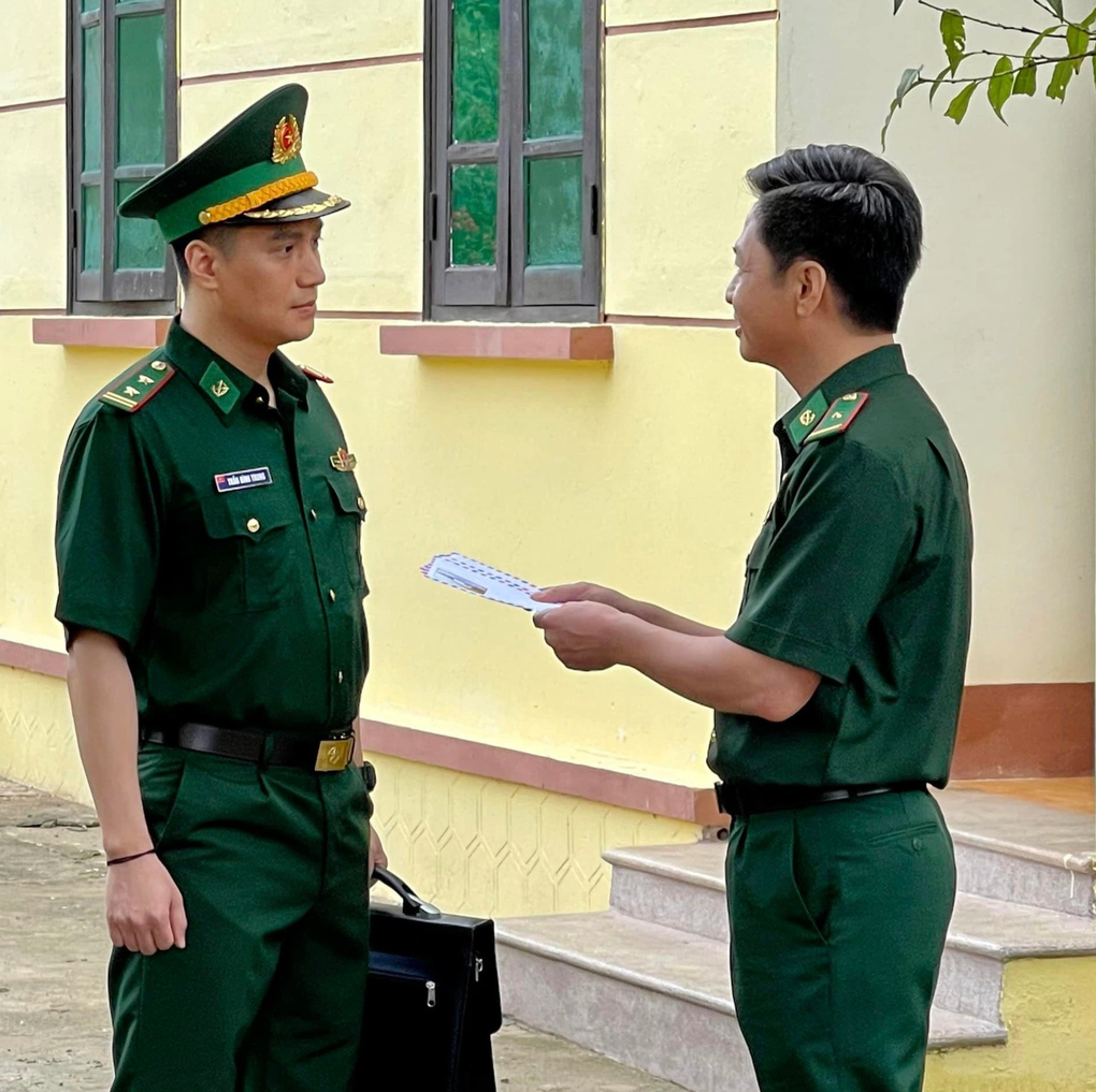 Sau 8 lần vào tù ra tội, Việt Anh hóa Bộ đội Biên phòng trong phim mới - 3 Sau 8 lần vào tù ra tội, Việt Anh hóa Bộ đội Biên phòng trong phim mới - 3