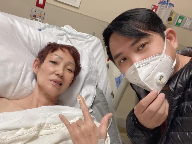 Sau cơn đột quỵ, ca sĩ Kim Anh bị liệt tay và chân trái - 2