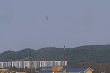 Khoảnh khắc máy bay săn ngầm Hàn Quốc lao thẳng xuống đất