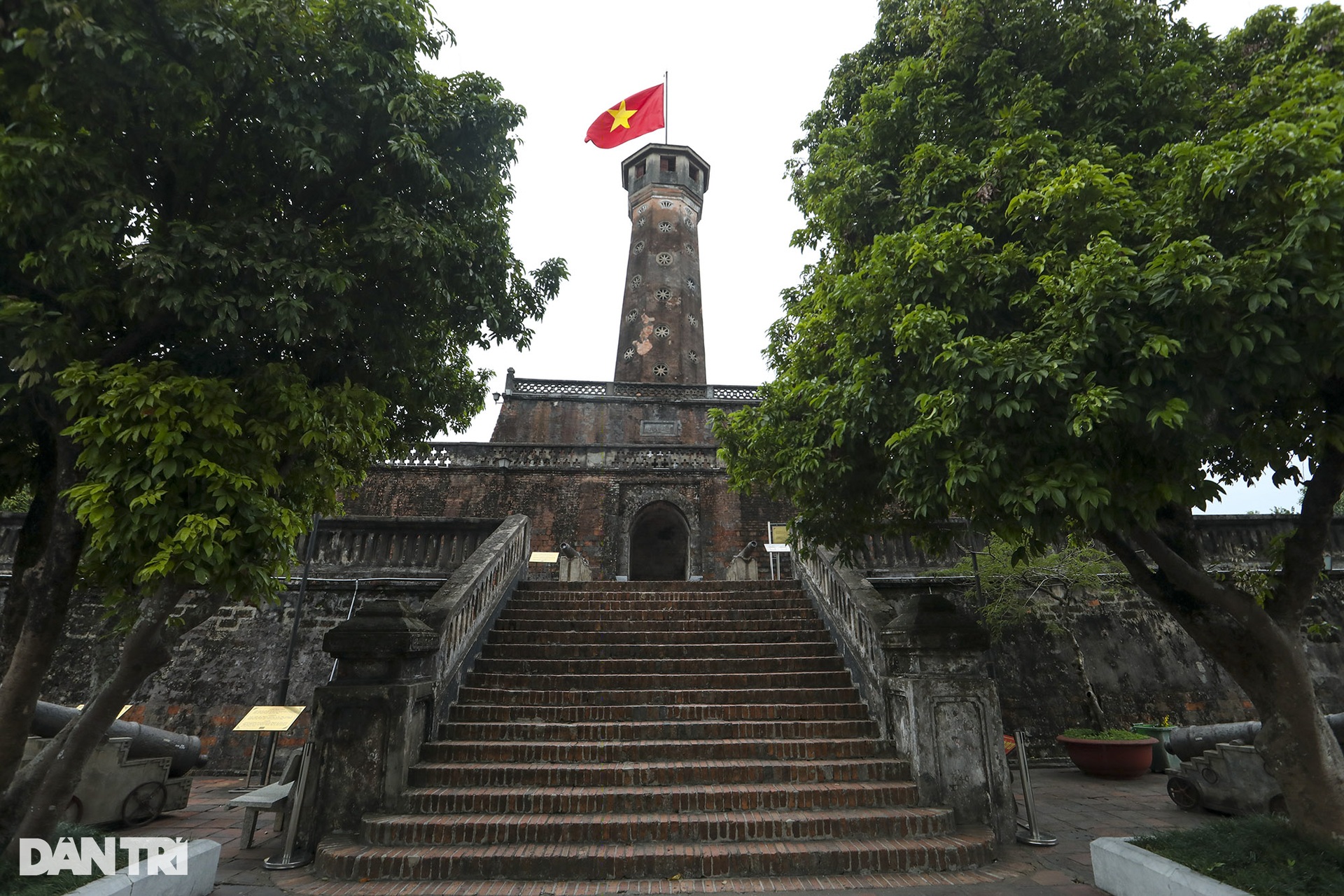 Nhiều công trình cổ trăm tuổi ở Hà Nội chờ ngày được giải mật - 4 Nhiều công trình cổ trăm tuổi ở Hà Nội chờ ngày được giải mật - 4
