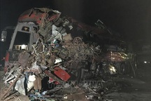 3 người chết, 31 người bị thương sau cú tông cực mạnh giữa xe khách và xe tải