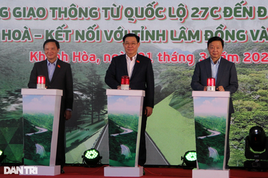 Chủ tịch Quốc hội nhấn nút khởi công dự án đường gần 2.000 tỷ đồng