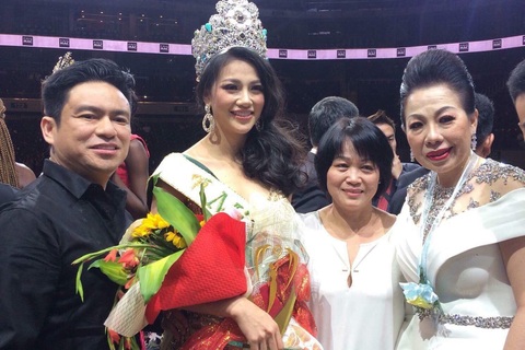 Giám khảo Hoa hậu Trái đất - Linh San chia sẻ khoảnh khắc Phương Khánh đăng quang