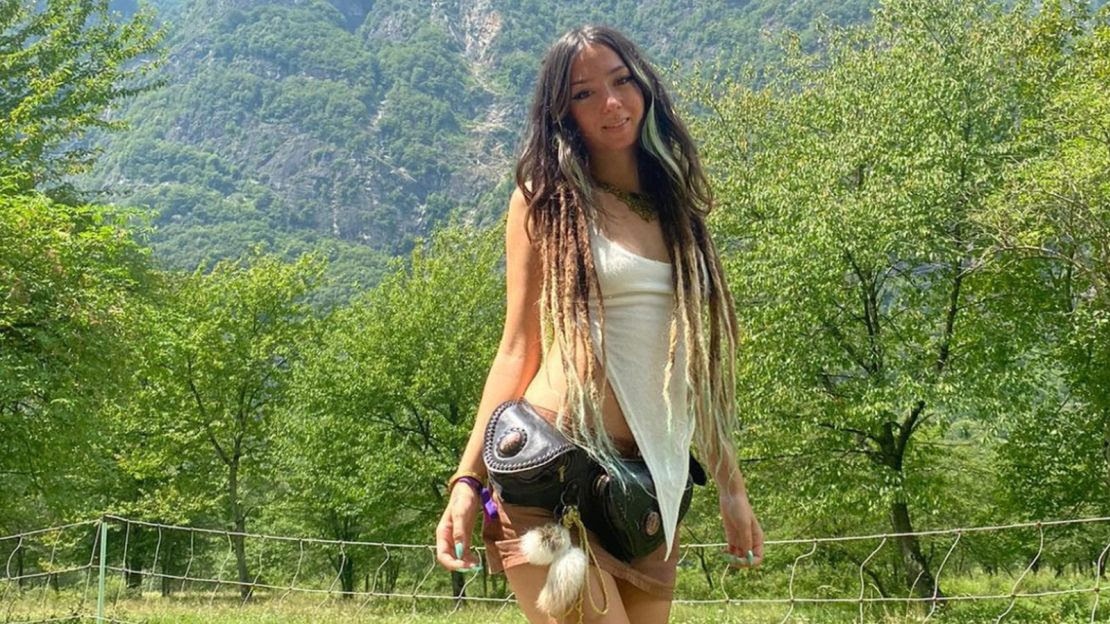 ハマスに拘束されたドイツ人女性人質の悲劇的な運命 - パート1 Số phận bi thảm của nữ con tin người Đức bị Hamas bắt giữ - 1