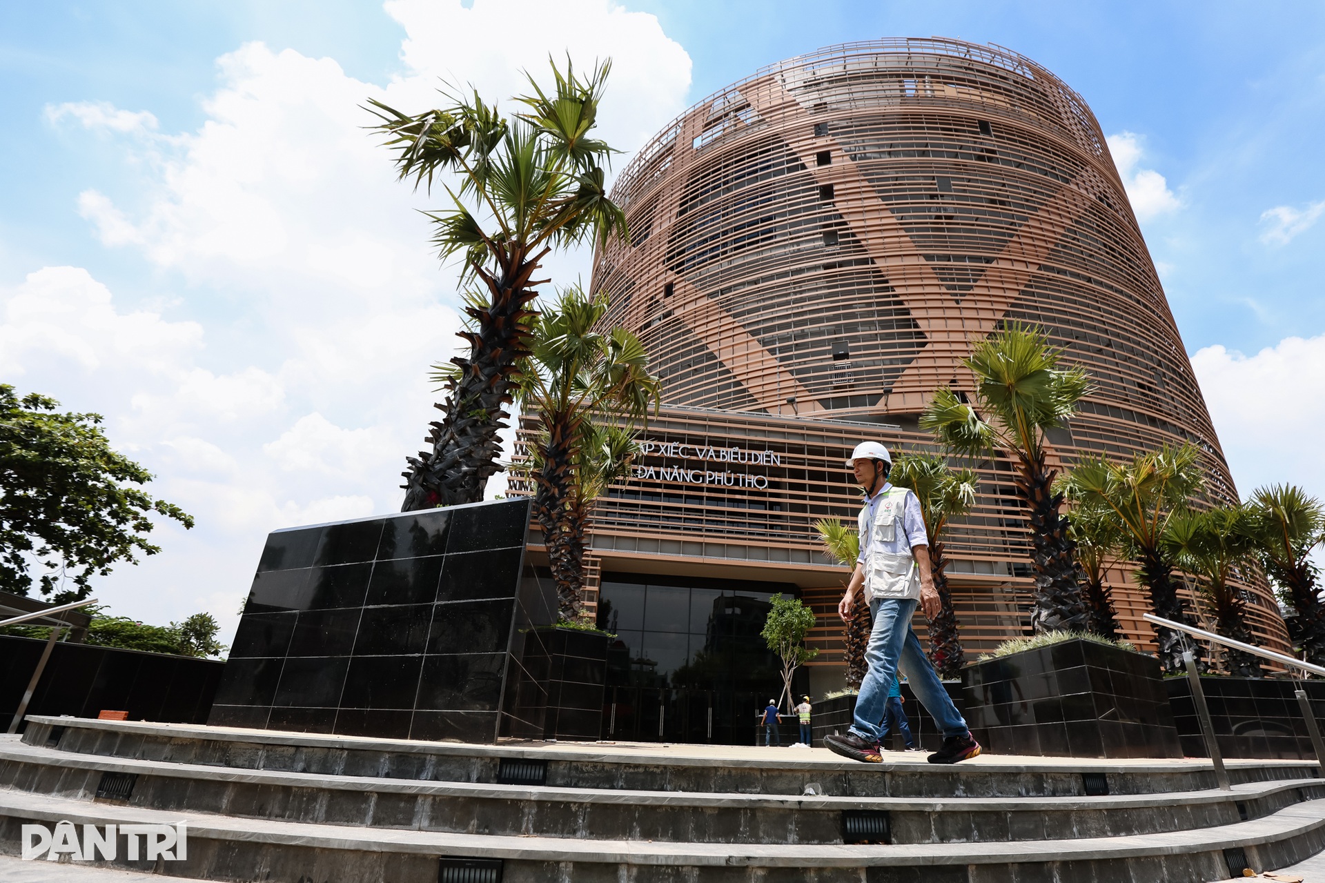 Cận cảnh rạp xiếc có khán phòng chính 2.000 chỗ ngồi sắp hoạt động ở TPHCM - 2