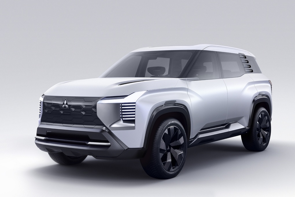 Mitsubishi DST Concept ra mắt, phóng to Xforce để có 7 chỗ? - 1