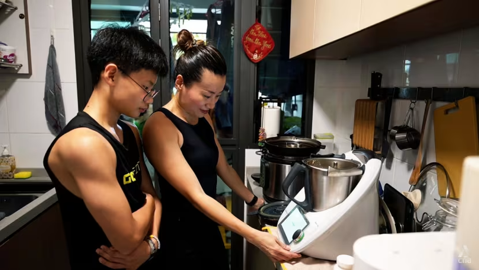 Cậu bé 14 tuổi đam mê tập thể hình, gây choáng với cơ bắp cuồn cuộn - 2 Cậu bé 14 tuổi đam mê tập thể hình, gây choáng với cơ bắp cuồn cuộn - 2