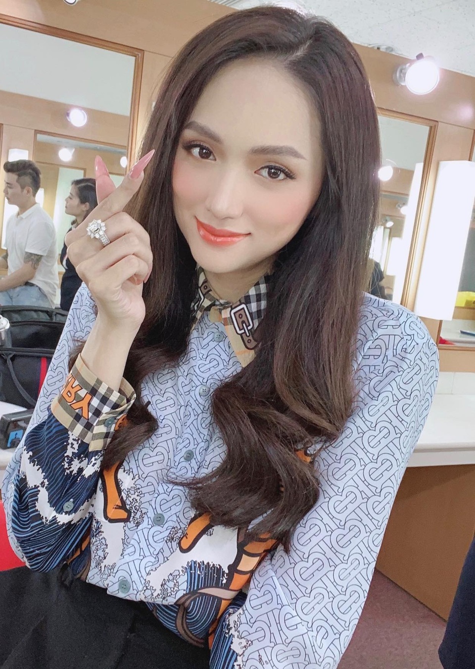 Hoa hậu Hương Giang lần đầu trải lòng về “tình mới” - 1 Hoa hậu Hương Giang lần đầu trải lòng về “tình mới” - 1