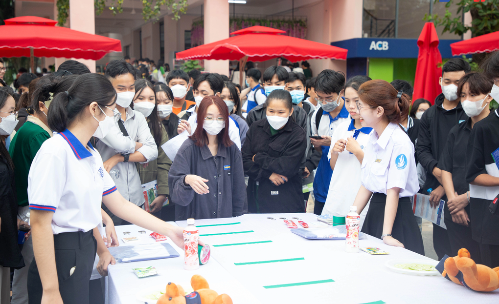 Có học sinh đăng ký cả trăm nguyện vọng vào đại học - 1 Có học sinh đăng ký cả trăm nguyện vọng vào đại học - 1