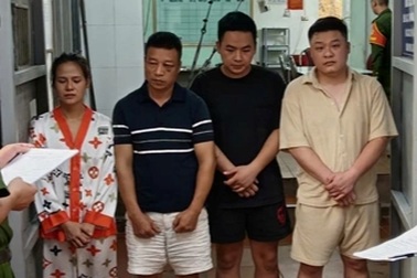 Tạm giữ 4 người trong vụ nhóm khách nữ hành hung tài xế taxi ở Quảng Ninh