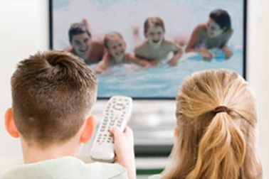 Để tivi không gây hại cho trẻ nhỏ…