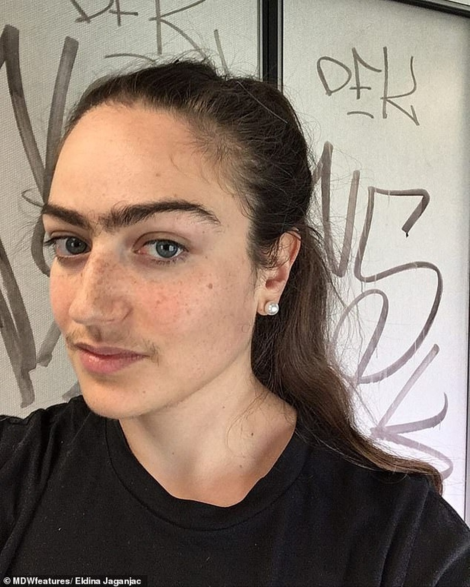 Câu chuyện về cô gái... không cạo râu thu hút sự chú ý - 1 Câu chuyện về cô gái... không cạo râu thu hút sự chú ý - 1