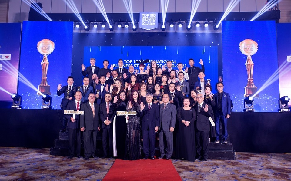Bùng nổ đêm Vinh danh Top 100 Phong Cách Doanh Nhân 2020 - 2021 - 3 Bùng nổ đêm Vinh danh Top 100 Phong Cách Doanh Nhân 2020 - 2021 - 3