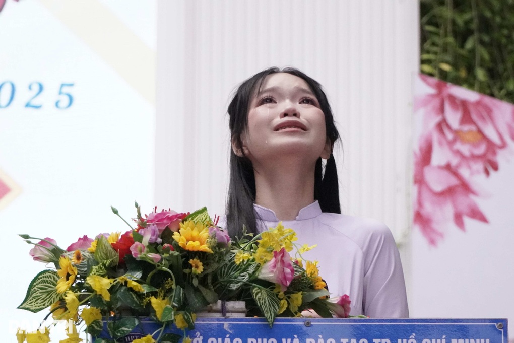 Nữ sinh “em không muốn đơn độc đạt 27,75 điểm khối A00 - 3 Nữ sinh “em không muốn đơn độc đạt 27,75 điểm khối A00 - 3