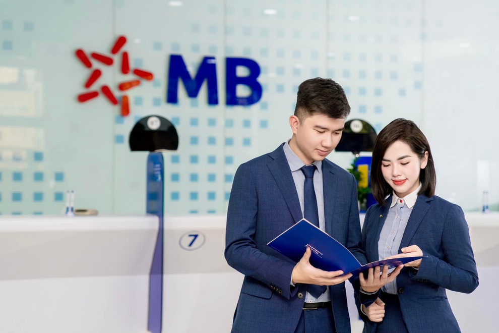 MB tăng trưởng bền vững, kiểm soát rủi ro hiệu quả, chuyển đổi số toàn diện - 1 MB tăng trưởng bền vững, kiểm soát rủi ro hiệu quả, chuyển đổi số toàn diện - 1