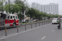 Cháy căn hộ chung cư ở TPHCM, hàng trăm người dân ôm đồ sơ tán