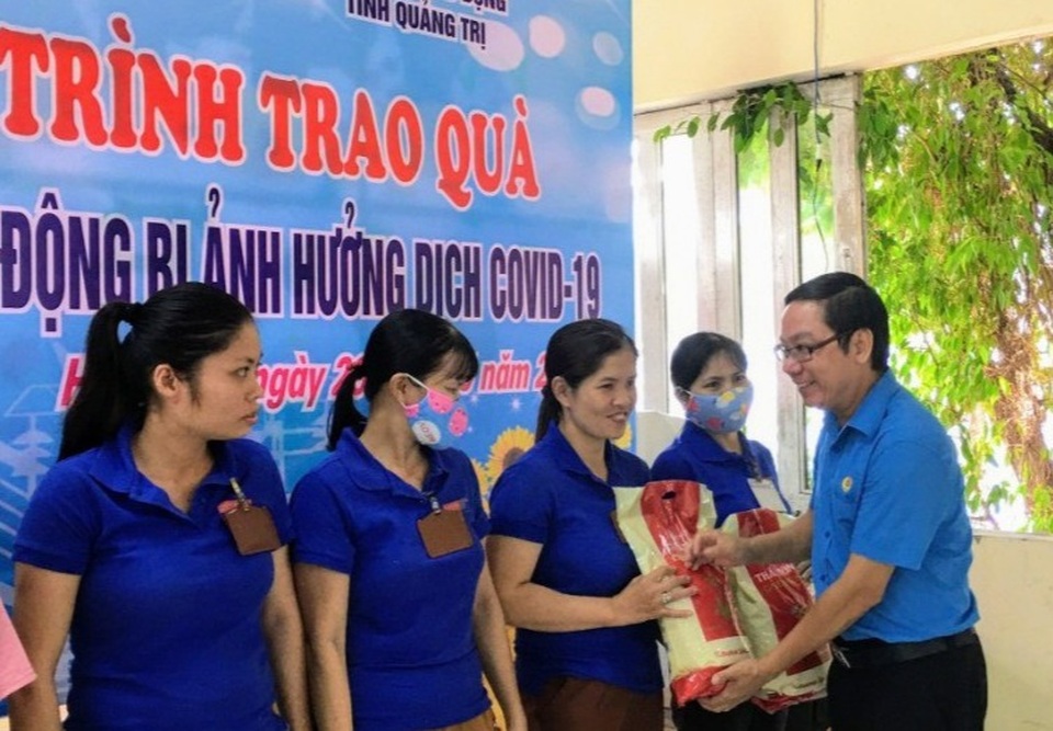 Quảng Trị: Hỗ trợ công nhân lao động gặp khó khăn vì dịch Covid-19 - 1 Quảng Trị: Hỗ trợ công nhân lao động gặp khó khăn vì dịch Covid-19 - 1