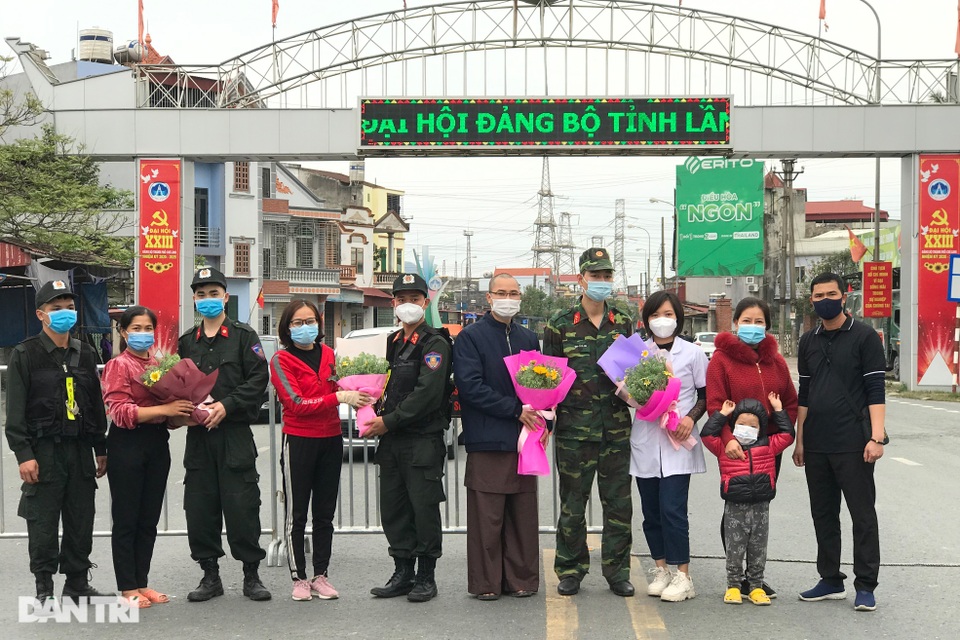 Người dân Chí Linh đón giao thừa muộn với hoa Covid chỉ có tại xứ sở 34 - 12 Người dân Chí Linh đón giao thừa muộn với hoa Covid chỉ có tại xứ sở 34 - 12