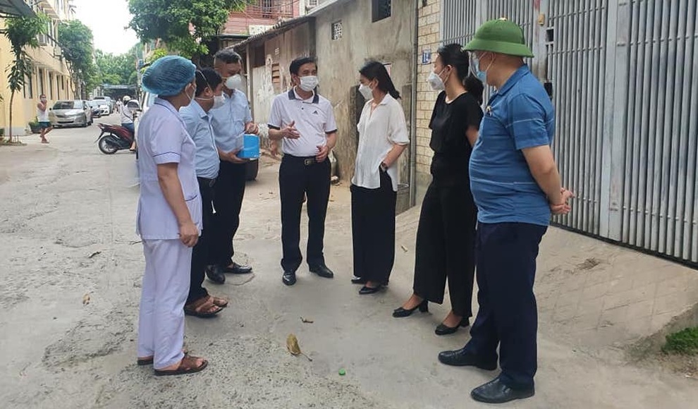 Bộ Y tế hỗ trợ xe chuyên dụng tiêm vắc xin lưu động - 2 Bộ Y tế hỗ trợ xe chuyên dụng tiêm vắc xin lưu động - 2