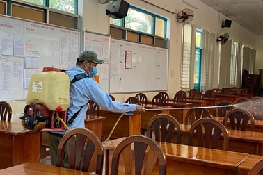 Phòng GD tổ chức tập huấn đông người trong thời dịch Covid-19, GV lo lắng