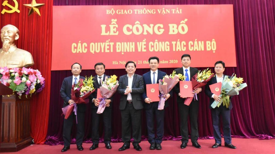 Bộ Giao thông “đổi ghế” các Cục trưởng, Vụ trưởng quan trọng - 1 Bộ Giao thông “đổi ghế” các Cục trưởng, Vụ trưởng quan trọng - 1