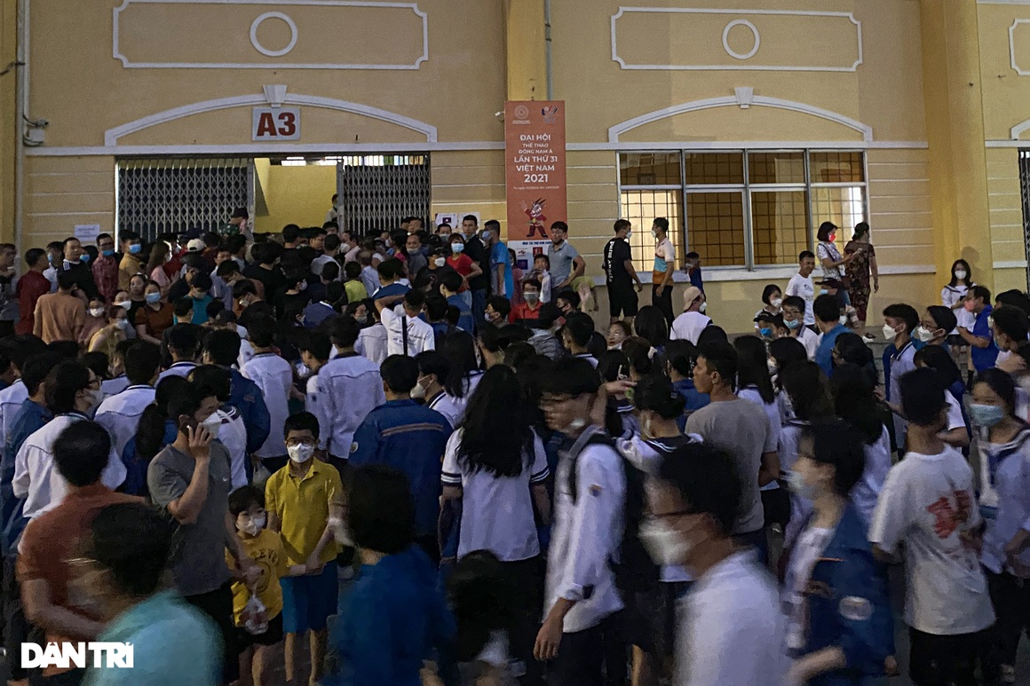 Chảo lửa Thiên Trường gây bất ngờ với nữ tỉ phú Nualphan Lamsam - 4 Chảo lửa Thiên Trường gây bất ngờ với nữ tỉ phú Nualphan Lamsam - 4