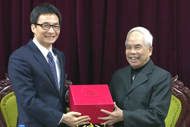 Phó Thủ tướng Vũ Đức Đam chúc mừng Giáng sinh tại xứ Nghệ