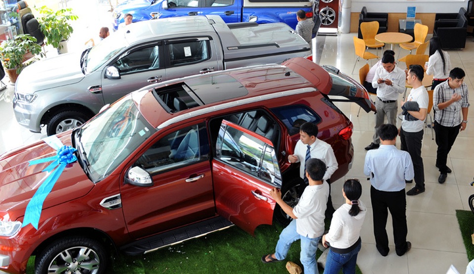 Tồn kho chục ngàn chiếc, ô tô chỉ còn nước giảm giá tháo hàng - 1 Tồn kho chục ngàn chiếc, ô tô chỉ còn nước giảm giá tháo hàng - 1