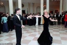 Chiêm ngưỡng chiếc đầm dạ hội có giá... 10,5 tỷ đồng