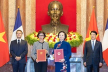 Việt Nam và Pháp ký hợp tác trong lĩnh vực lưu trữ