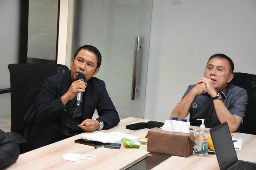 Bị ép từ chức, Chủ tịch Liên đoàn bóng đá Indonesia sốc nặng - 2 Bị ép từ chức, Chủ tịch Liên đoàn bóng đá Indonesia sốc nặng - 2