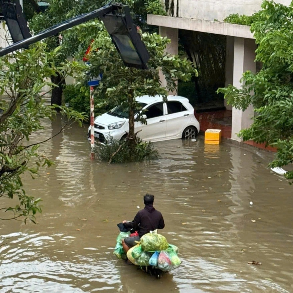 Người Hà Nội về quê tránh ngập, thuê nhà nghỉ vì mất điện, mất nước - 6 Người Hà Nội về quê tránh ngập, thuê nhà nghỉ vì mất điện, mất nước - 6
