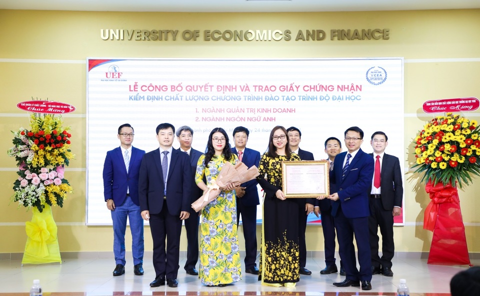 UEF có thêm 2 ngành đạt chuẩn kiểm định chất lượng đào tạo - 2 UEF có thêm 2 ngành đạt chuẩn kiểm định chất lượng đào tạo - 2