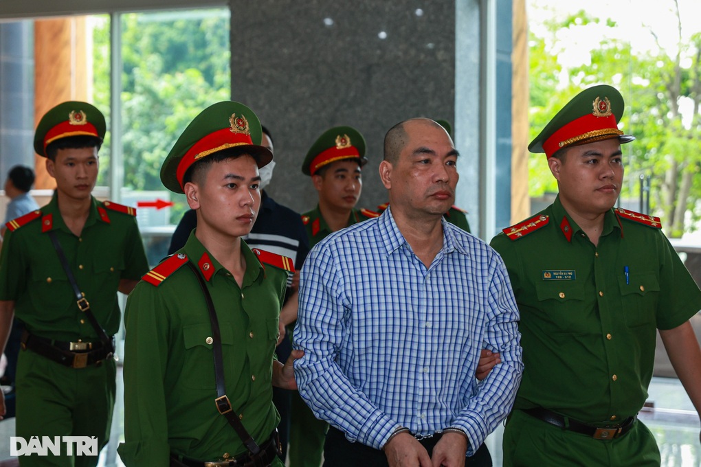 Loạt cựu lãnh đạo nộp thêm tiền khắc phục vụ Việt Á, xin giảm án - 3