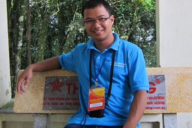 Cậu sinh viên mồ côi đỗ thủ khoa tốt nghiệp xuất sắc