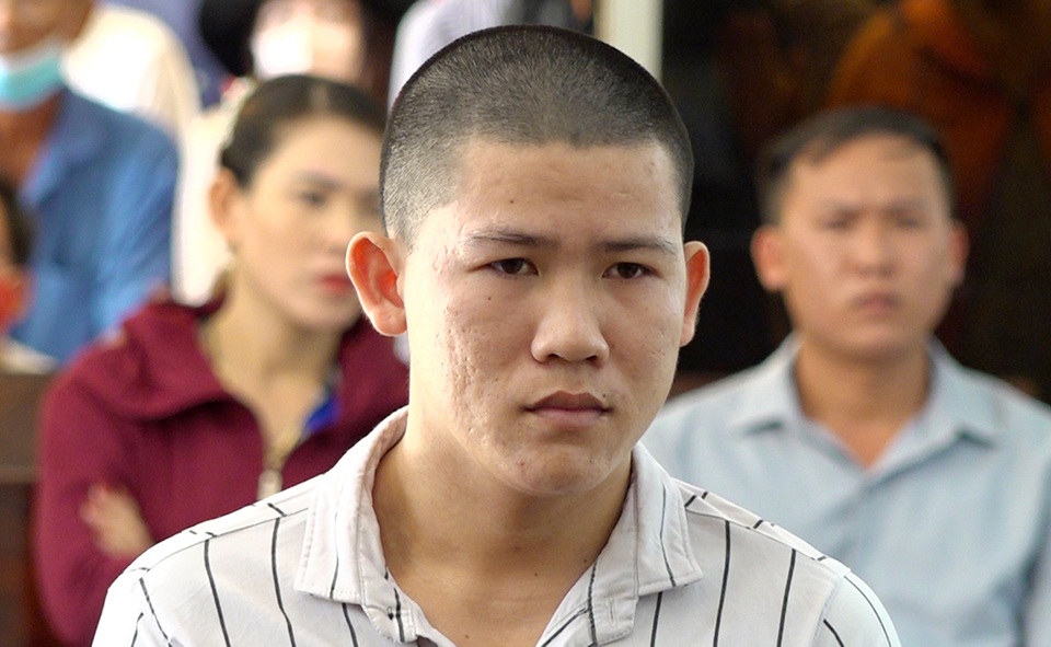 Gặp người từng va chạm giao thông, thanh niên về nhà lấy dao gây án mạng - 1 Gặp người từng va chạm giao thông, thanh niên về nhà lấy dao gây án mạng - 1