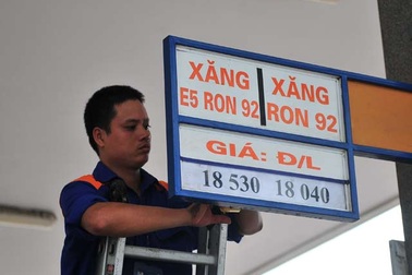 Xăng nhập chưa đến 9.000 đồng/lít, bán giá gấp đôi
